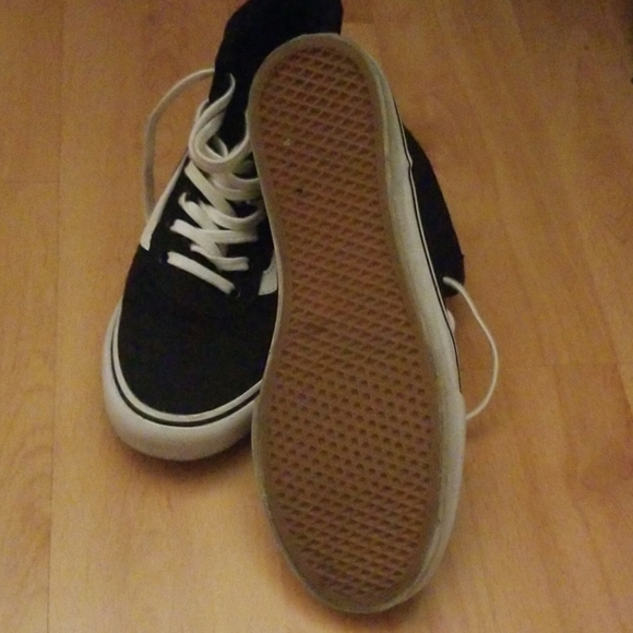 Vans - Picture 4 of 4